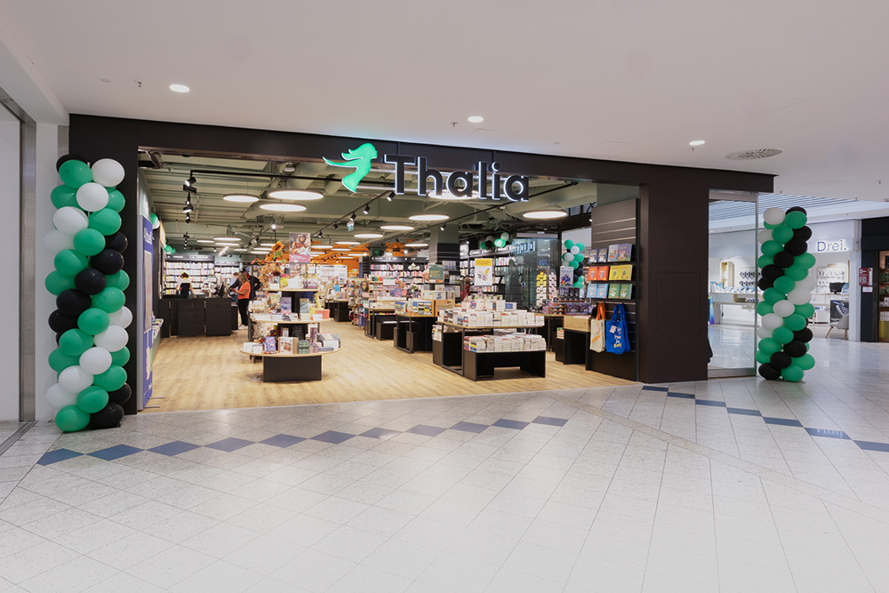 Eingangsbereich mit Blick in die neue Thalia-Buchhandlung in Simmering | © Thalia