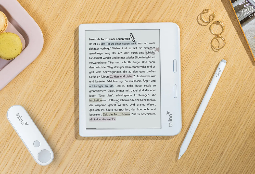 tolino flip Fernbedienung, tolino vision color und der tolino stylus Eingabestift | © tolino media GmbH & Co. KG