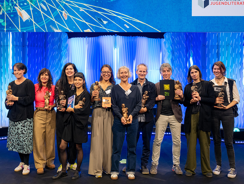 Die Gewinner:innen des Deutschen Jugendliteraturpreises 2025 | © Sebastian Kissel
