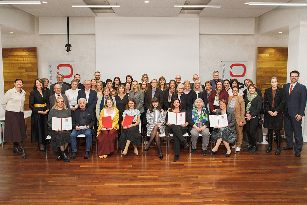 Gruppenfoto von der Verleihung des Österreichischen Büchereipreises | © Arman Rastegar / BVÖ