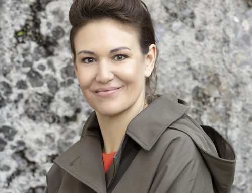 Birgit Birnbacher wird mit dem Buchpreis „Familienroman 2026“ der Stiftung Ravensburger ausgezeichnet