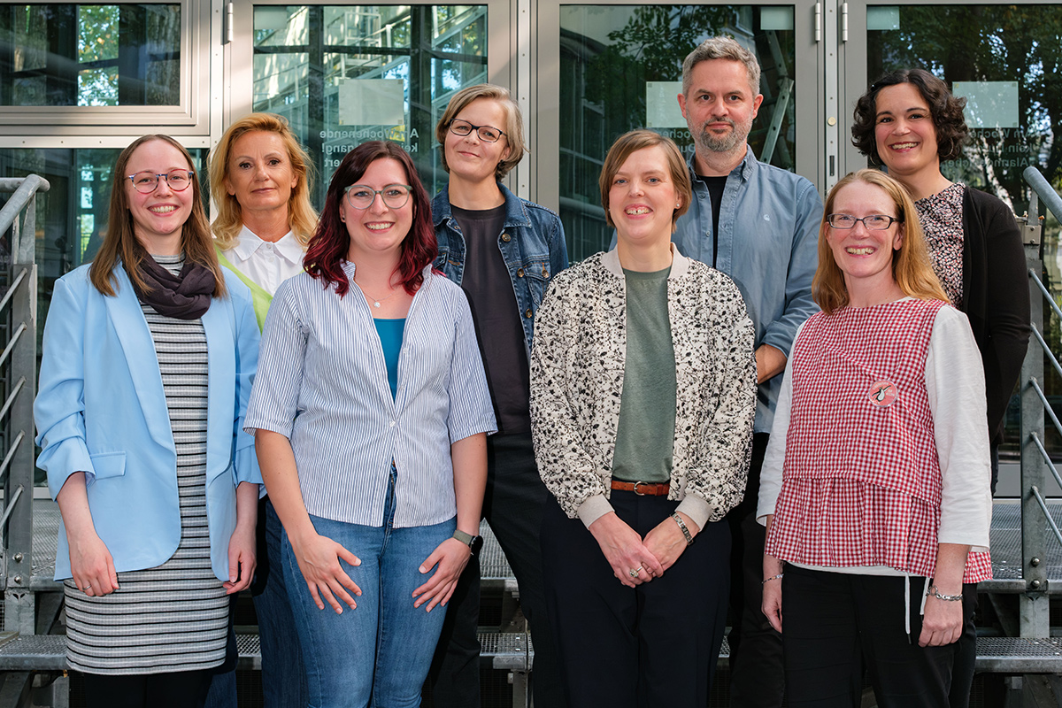 Das Vertriebsteam Außendienst: Magdalena Möller, Gerti Rupp, Michelle Kasel, Christina Wätjen, Janine Mostertz, Henning Horl, Heike Kramer und Ninoschka Huck | © Penguin Random House